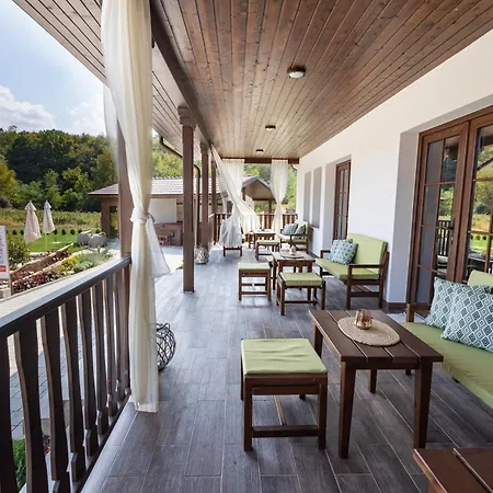 Üdülőközpont бащината стряха *