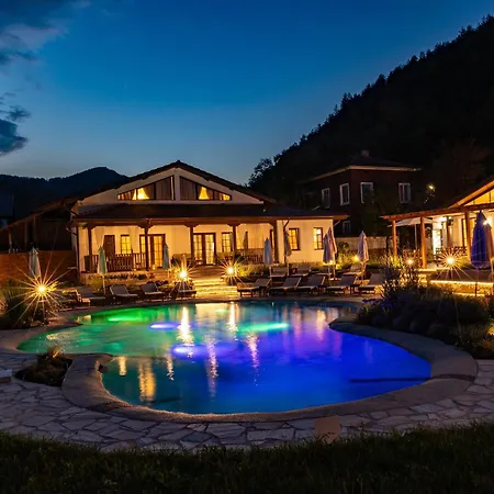 бащината стряха Beli Oszam